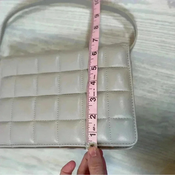 H&M Stella Crossbody shoulder bag purse quilted beige snap classic blogger fav - Picture 8 of 10